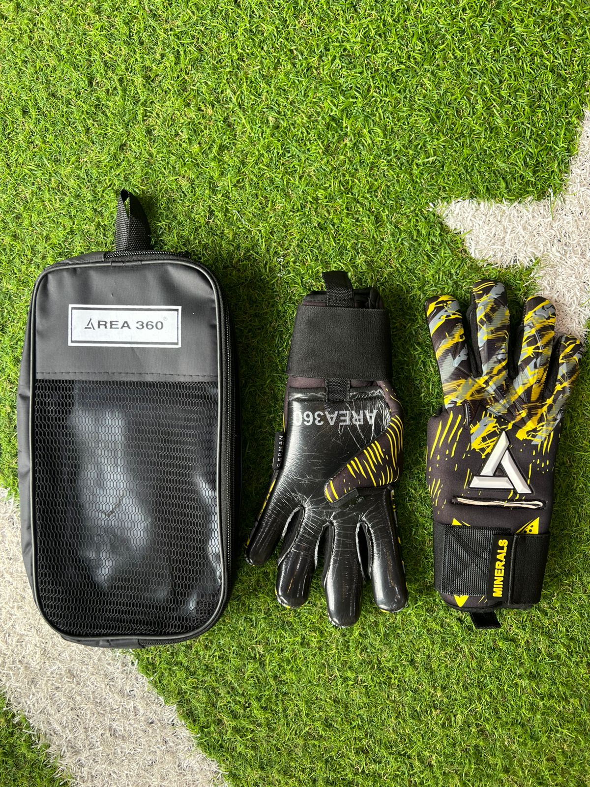 Guantes Pro Area 360 Negro Manchas Amarillas